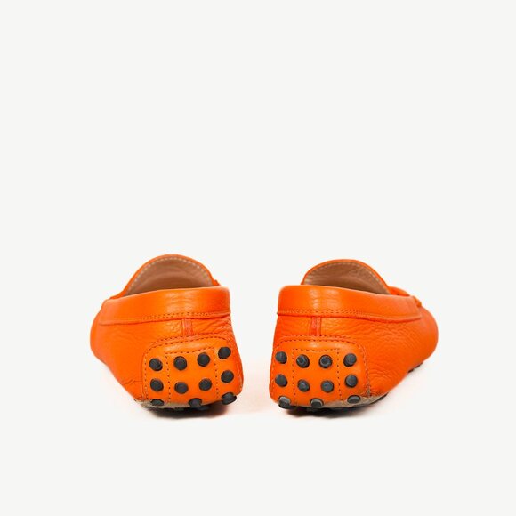 Tod’s Gommino Orange Pebbled Leather Driving Shoes - Picture 3 of 11